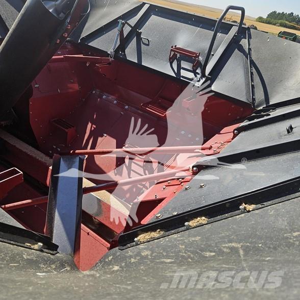 Case IH 8250 Skurtreskere