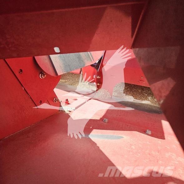 Case IH 8250 Skurtreskere