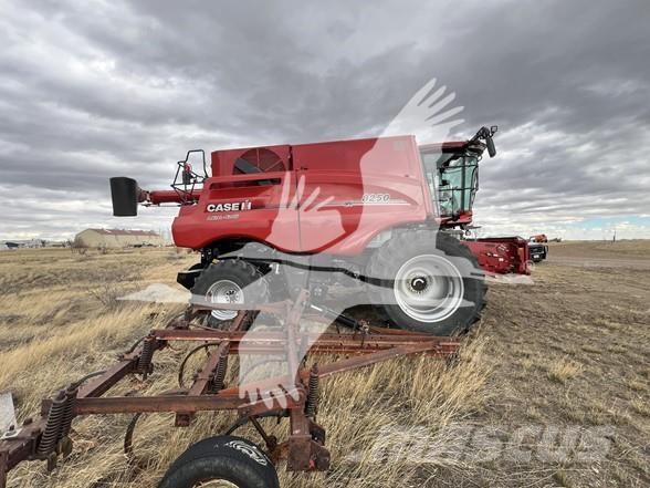 Case IH 8250 Skurtreskere