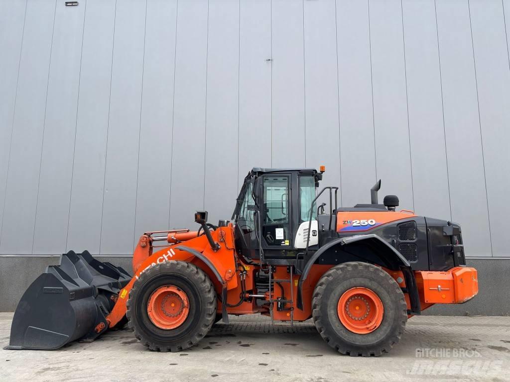 Hitachi ZW 250-6 Hjullastere