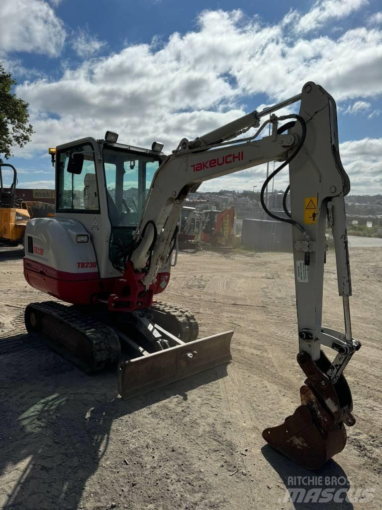 Takeuchi TB 230 Minigravere <7t