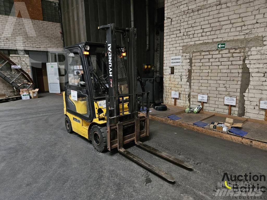 Hyundai 18D-7E Diesel Trucker
