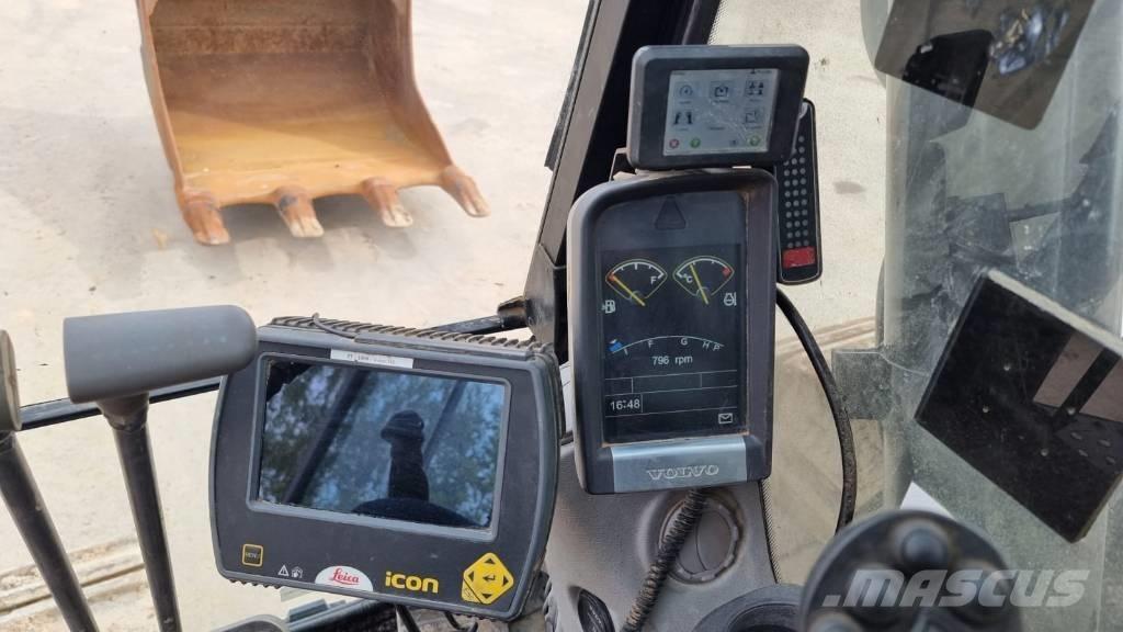 Volvo EC 300 D L Beltegraver