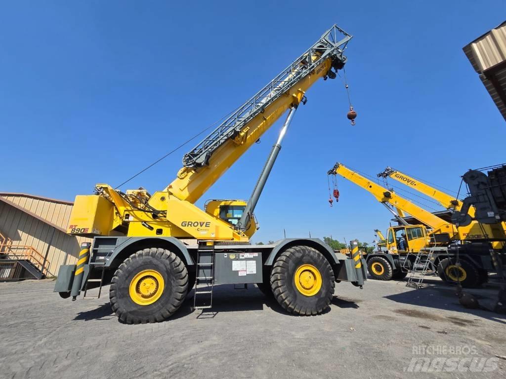 Grove RT 890 E Røff terreng kraner