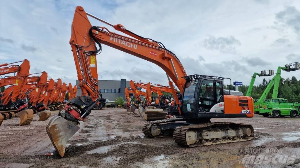 Hitachi ZX250LC-6 Beltegraver