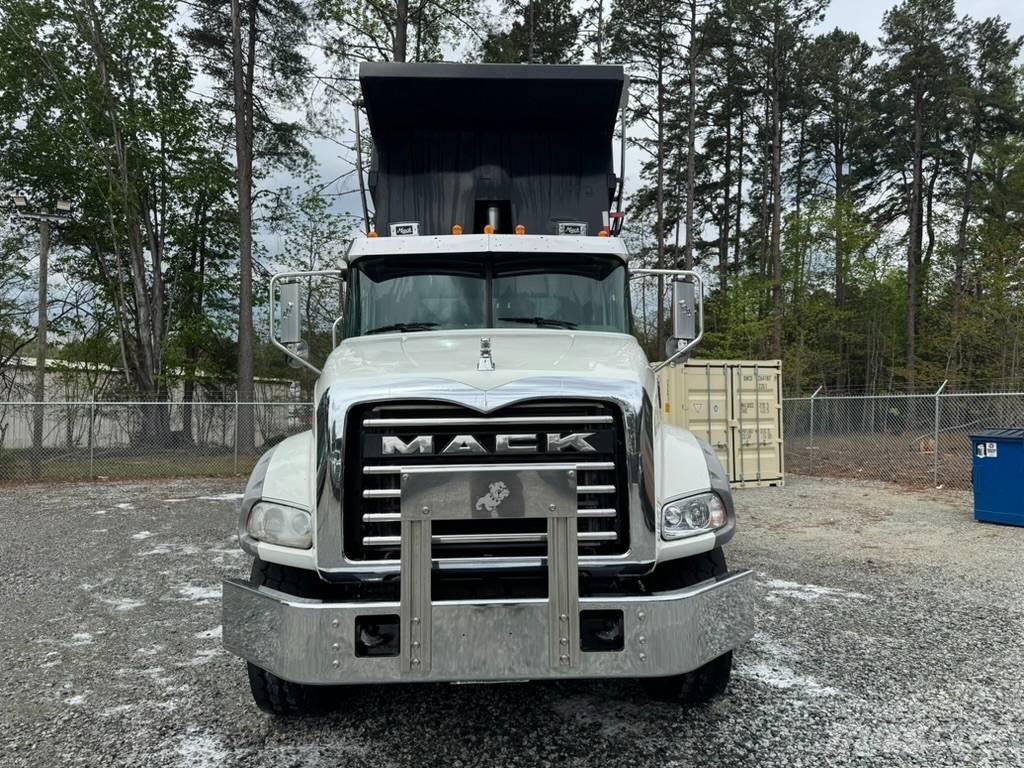 Mack GU813 Tippbil