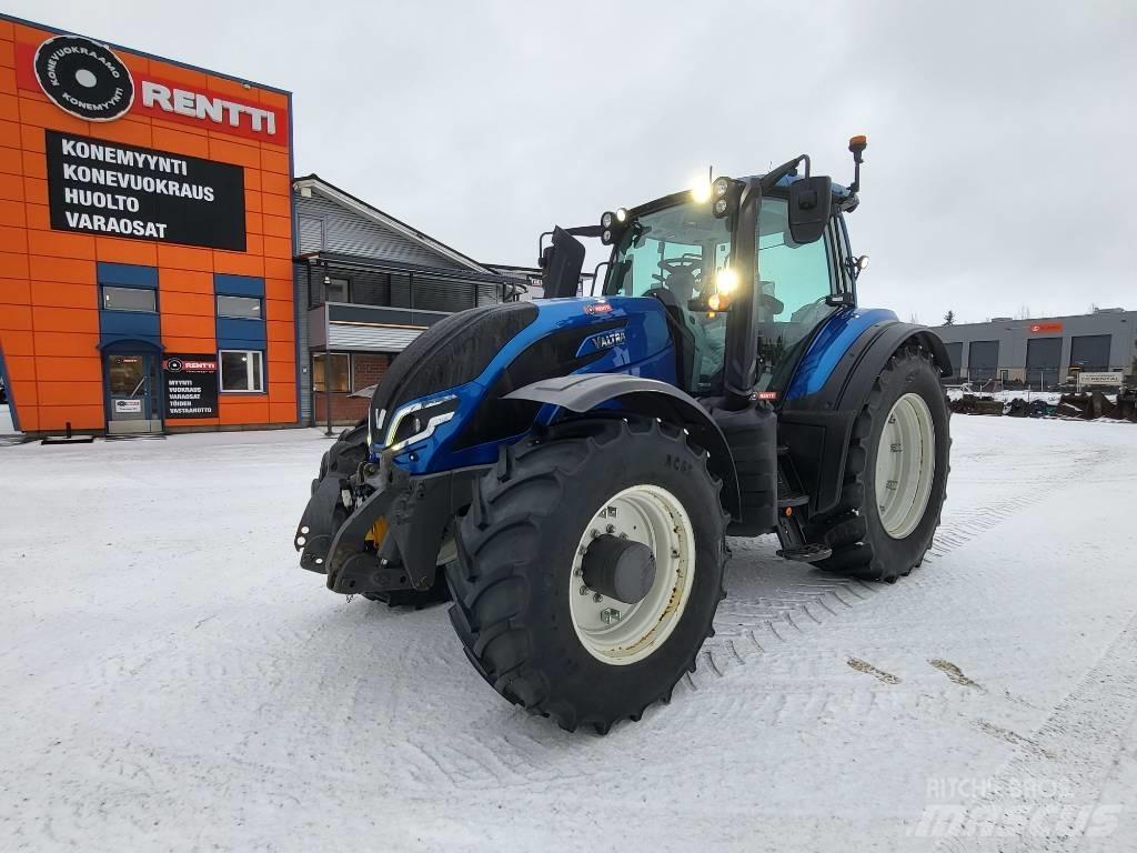 Valtra T 215 Traktorer