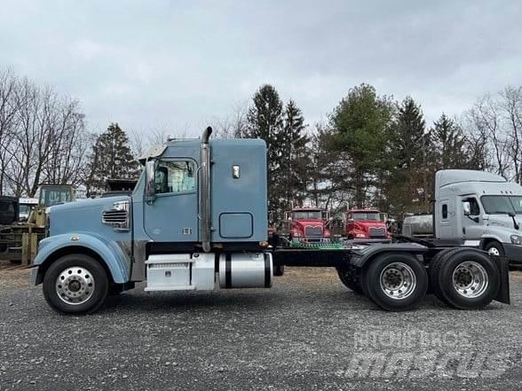 Freightliner 122SD Trekkvogner