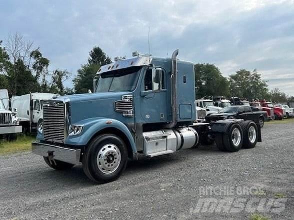Freightliner 122SD Trekkvogner