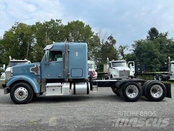 Freightliner 122SD Trekkvogner