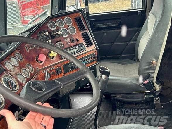 Freightliner FLD120 Trekkvogner