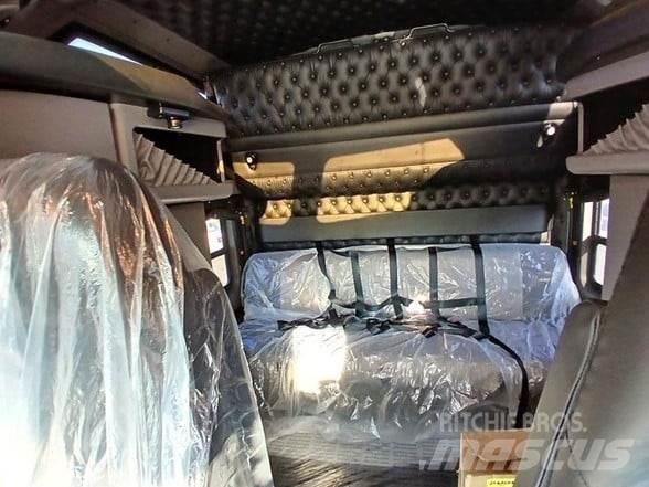 Kenworth W900L Trekkvogner