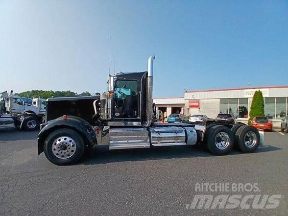 Kenworth W900L Trekkvogner
