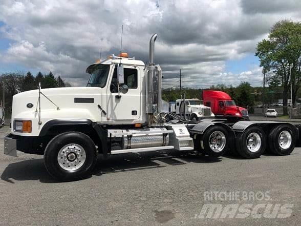 Mack CL733 Trekkvogner