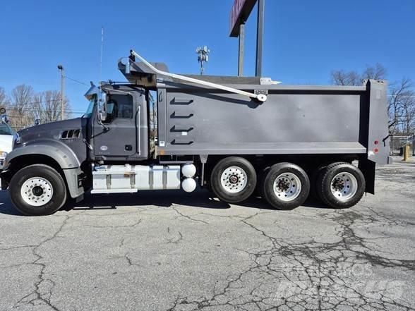 Mack GRANITE 64FR Tippbil