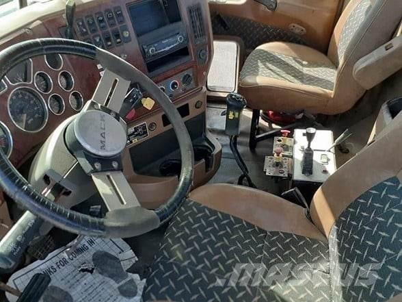 Mack GRANITE CTP713 Trekkvogner