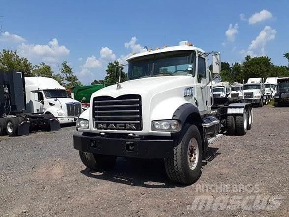 Mack GRANITE GU713 Trekkvogner