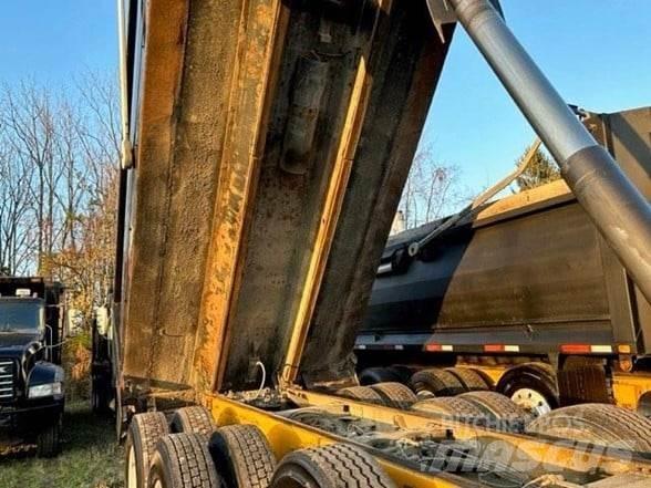 Mack GRANITE GU713 Tippbil
