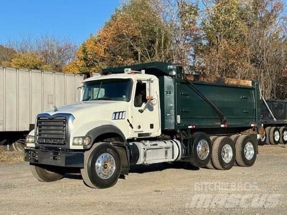 Mack GRANITE GU713 Tippbil