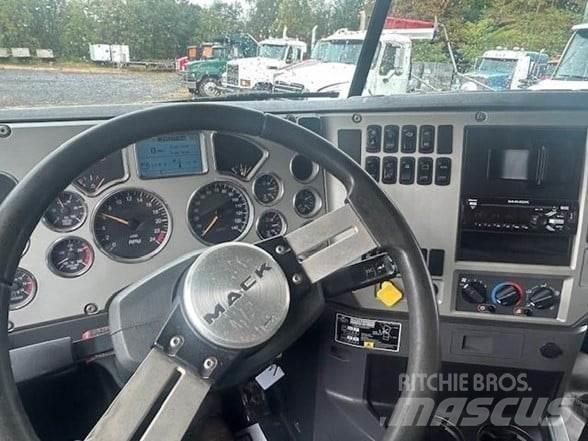 Mack GRANITE GU713 Tippbil