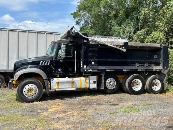 Mack GRANITE GU713 Tippbil
