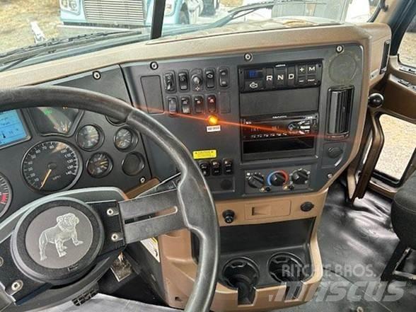 Mack GRANITE GU713 Tippbil