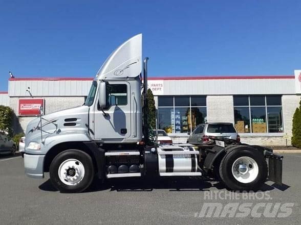 Mack PINNACLE CXU612 Trekkvogner