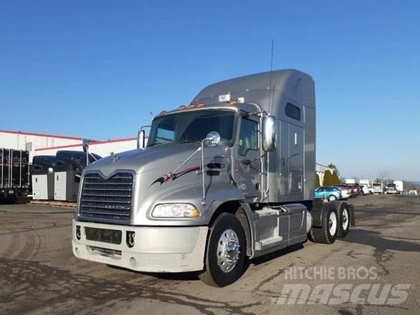 Mack PINNACLE CXU613 Trekkvogner