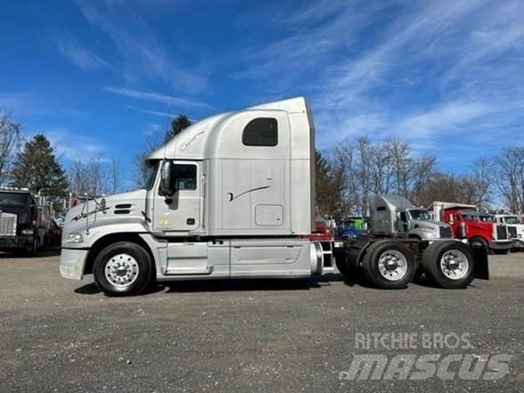 Mack PINNACLE CXU613 Trekkvogner