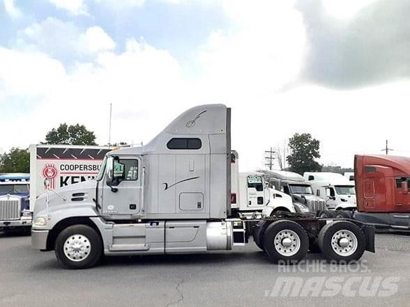 Mack PINNACLE CXU613 Trekkvogner