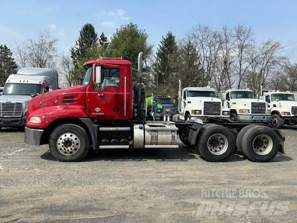 Mack PINNACLE CXU613 Trekkvogner