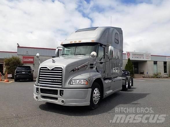 Mack PINNACLE CXU613 Trekkvogner