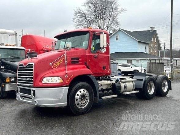 Mack PINNACLE CXU613 Trekkvogner
