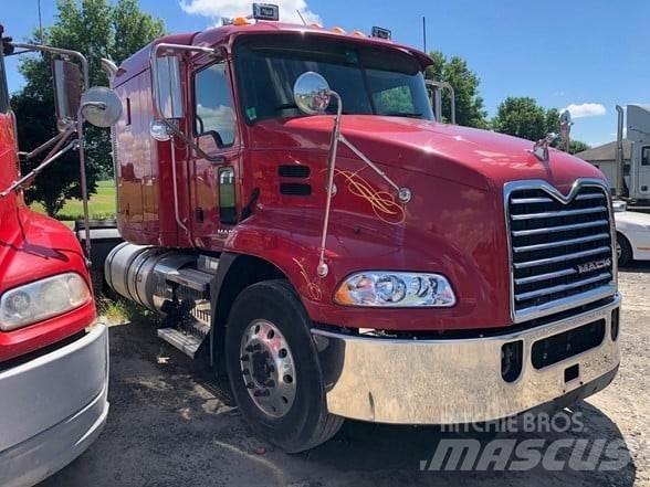 Mack PINNACLE CXU613 Trekkvogner