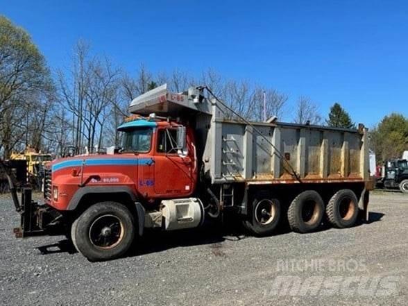 Mack RD688S Tippbil