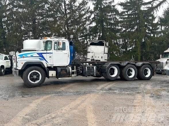 Mack RD690 Renovasjonsbil