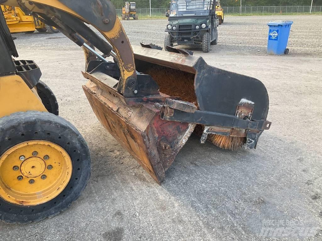 CAT 246 Kompaktlastere
