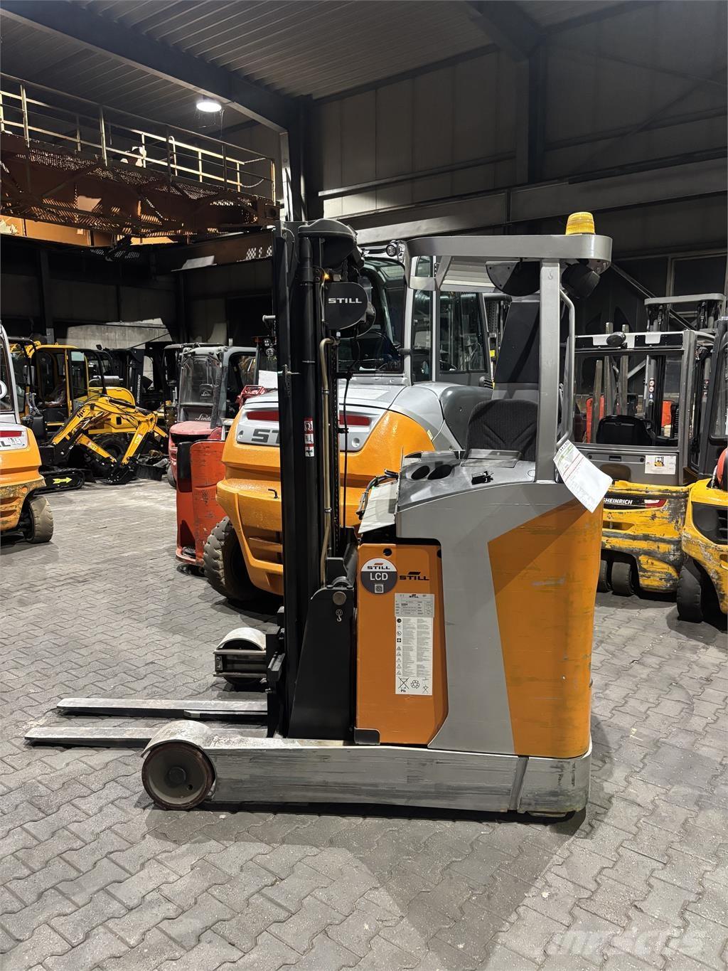 Still FM-X17 Skyvemasttruck