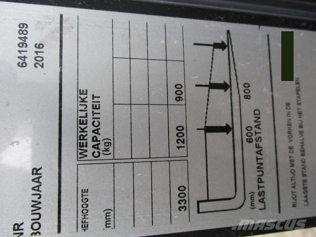 Toyota SPE120 Lavtløftende truck med platform