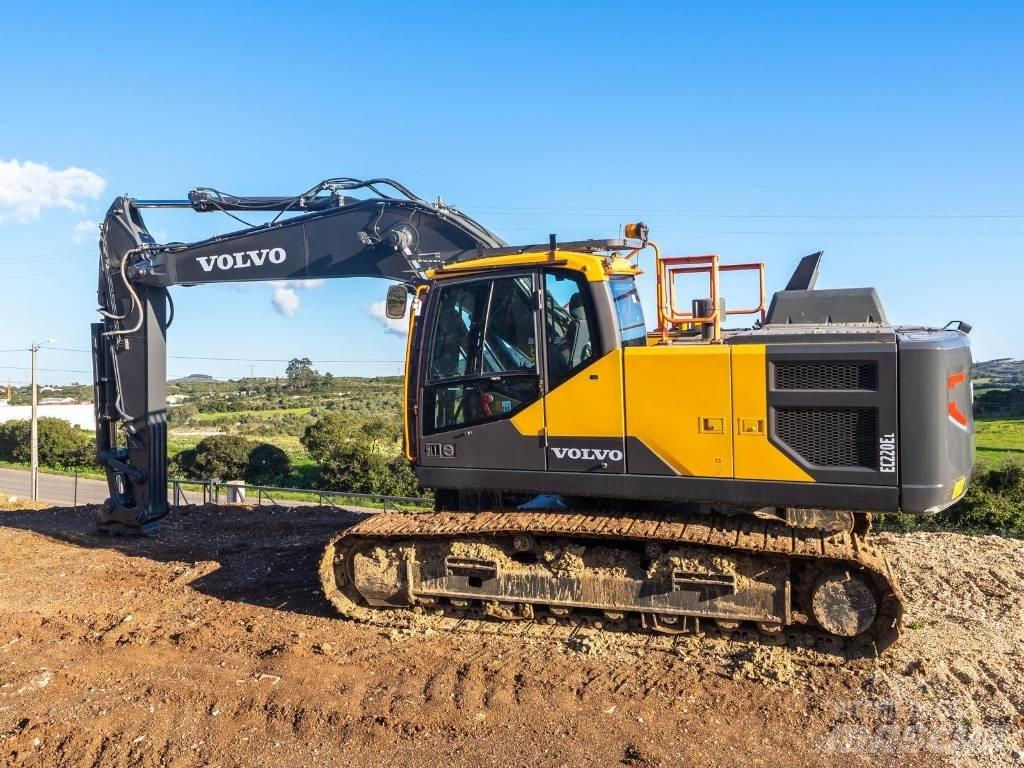 Volvo EC 220 E Beltegraver