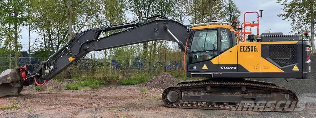 Volvo EC 250 EL Beltegraver
