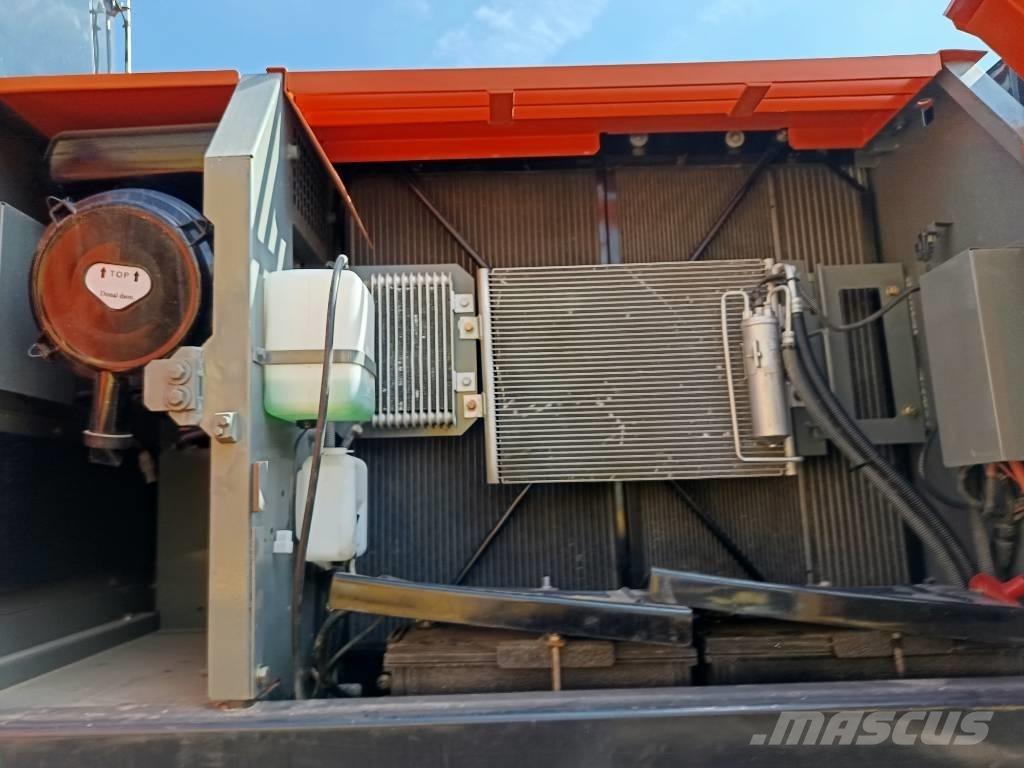 Hitachi ZX 200 Beltegraver