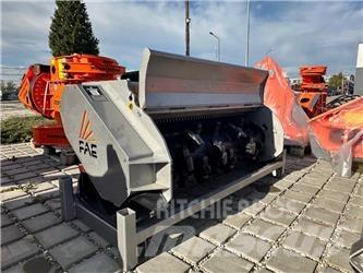 FAE UML/HY-125 VT Treknusere