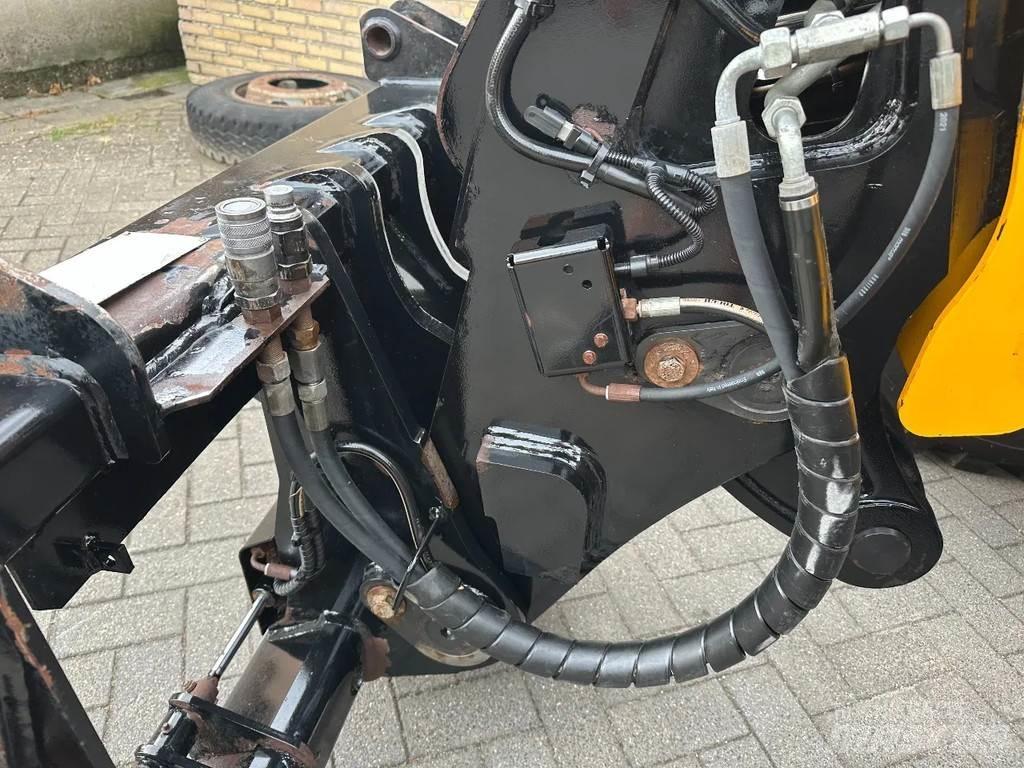JCB TM320S sv Teleskophjullastere