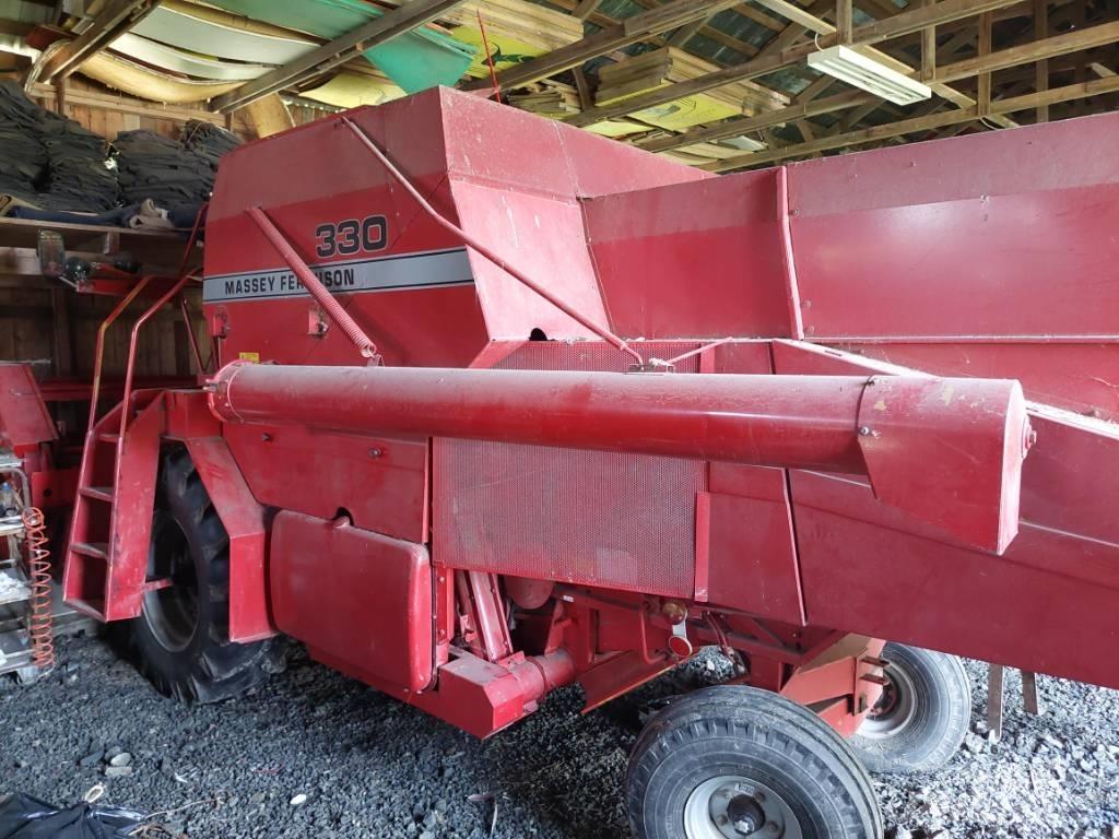Massey Ferguson 330 Skurtreskere