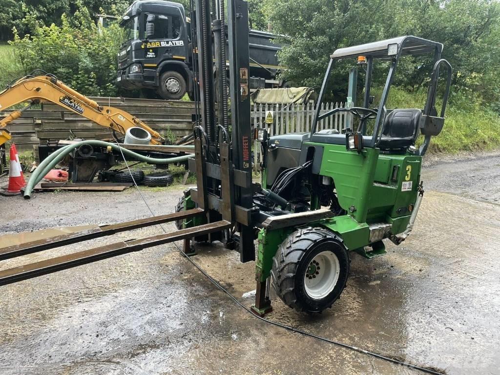 Moffett M8 Medbringertruck