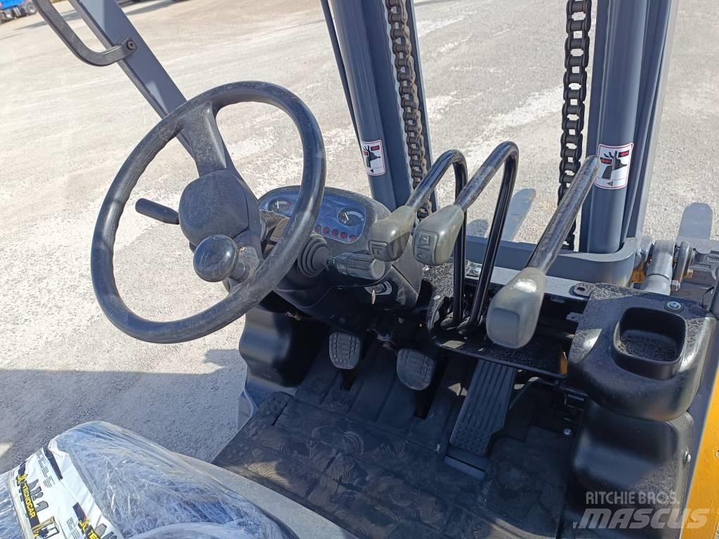 Komatsu FD30T-14 Gaffeltrucker - Annet