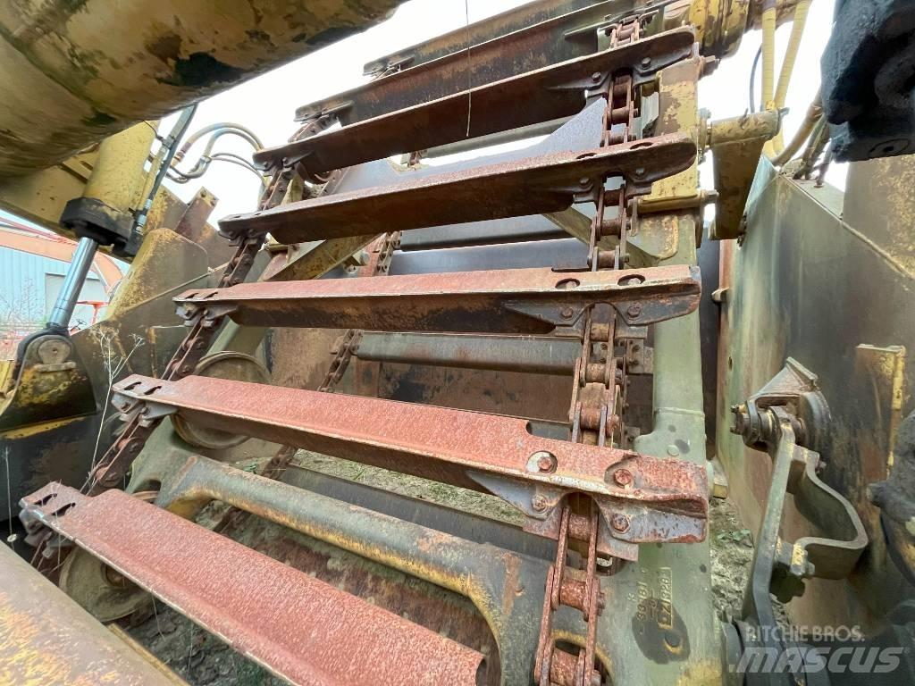CAT 615 C Veiskrape