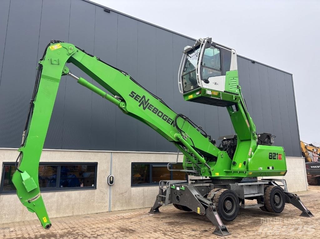 Sennebogen 821 E Gravemaskiner for avfallshåndtering