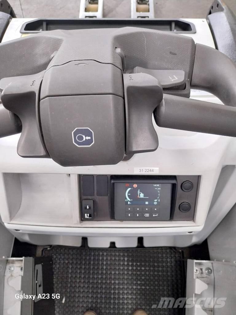 UniCarriers PLR200 Lavtløftende truck med platform